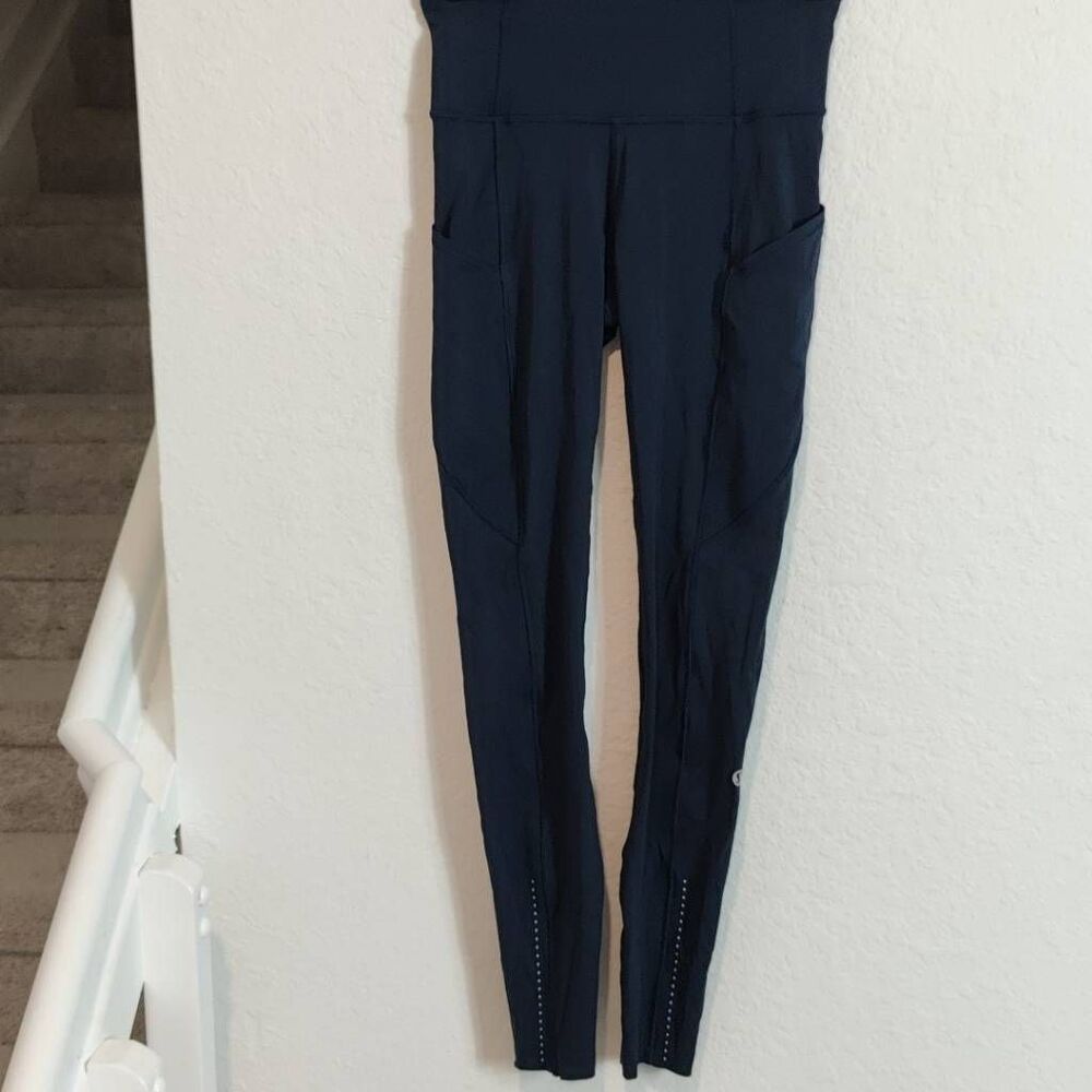 Lululemon 7/8 Tight Leggings- Womens- Size 2- Navy Blue